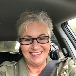 Meet your Posher, Renee